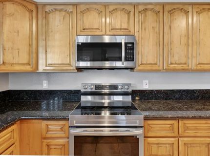 7064 Riverside Blvd, Sacramento, CA 95831 Photo