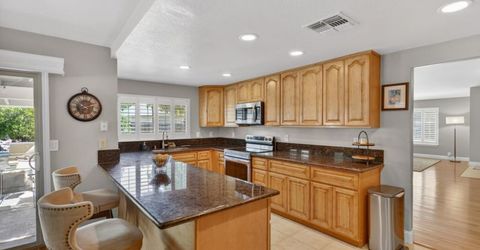 7064 Riverside Blvd, Sacramento, CA 95831 Photo