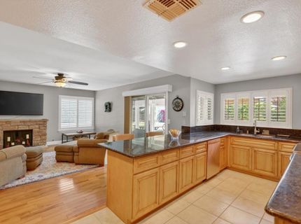 7064 Riverside Blvd, Sacramento, CA 95831 Photo