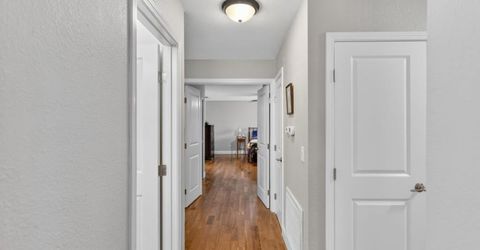 7064 Riverside Blvd, Sacramento, CA 95831 Photo