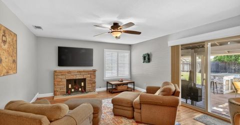 7064 Riverside Blvd, Sacramento, CA 95831 Photo
