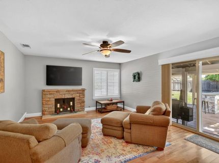 7064 Riverside Blvd, Sacramento, CA 95831 Photo