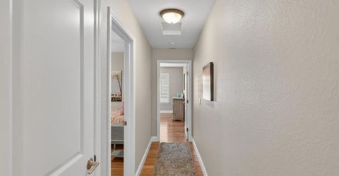 7064 Riverside Blvd, Sacramento, CA 95831 Photo