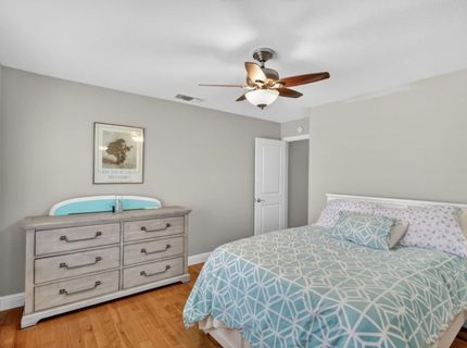 7064 Riverside Blvd, Sacramento, CA 95831 Photo
