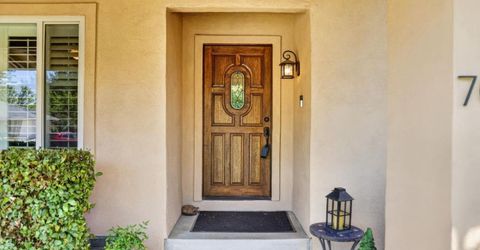 7064 Riverside Blvd, Sacramento, CA 95831 Photo
