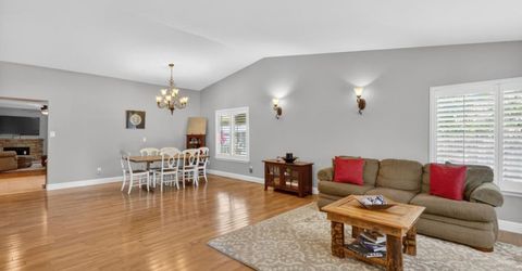 7064 Riverside Blvd, Sacramento, CA 95831 Photo