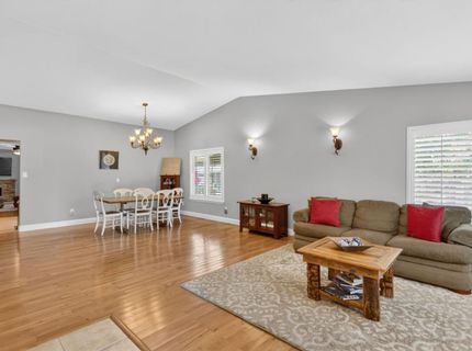 7064 Riverside Blvd, Sacramento, CA 95831 Photo