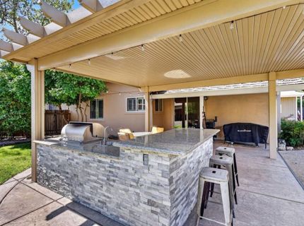 7064 Riverside Blvd, Sacramento, CA 95831 Photo