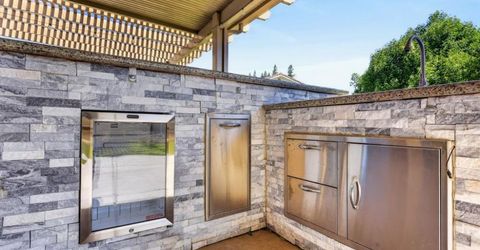 7064 Riverside Blvd, Sacramento, CA 95831 Photo