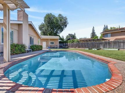 7064 Riverside Blvd, Sacramento, CA 95831 Photo