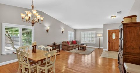 7064 Riverside Blvd, Sacramento, CA 95831 Photo