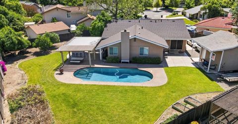 7064 Riverside Blvd, Sacramento, CA 95831 Photo