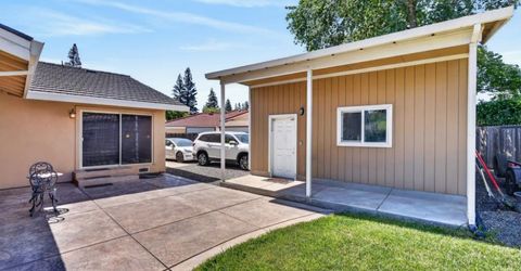 7064 Riverside Blvd, Sacramento, CA 95831 Photo