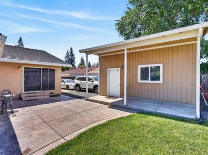 7064 Riverside Blvd, Sacramento, CA 95831 Photo