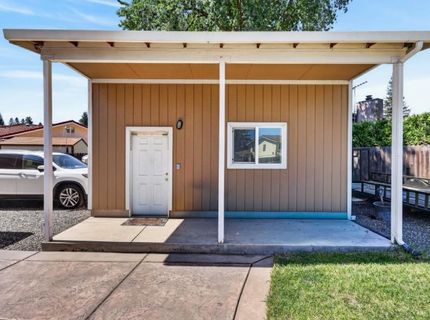 7064 Riverside Blvd, Sacramento, CA 95831 Photo