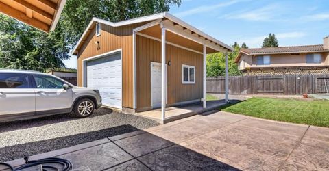 7064 Riverside Blvd, Sacramento, CA 95831 Photo