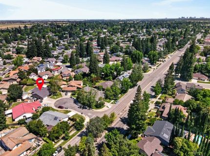 7064 Riverside Blvd, Sacramento, CA 95831 Photo