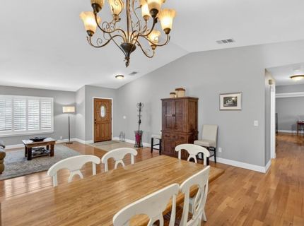 7064 Riverside Blvd, Sacramento, CA 95831 Photo