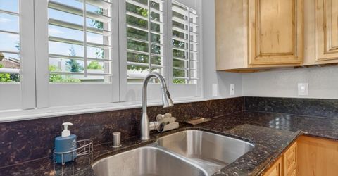 7064 Riverside Blvd, Sacramento, CA 95831 Photo