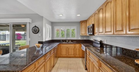 7064 Riverside Blvd, Sacramento, CA 95831 Photo