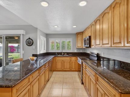 7064 Riverside Blvd, Sacramento, CA 95831 Photo