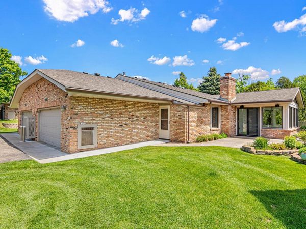 1860 Juneau Lane N, Plymouth, MN 55447