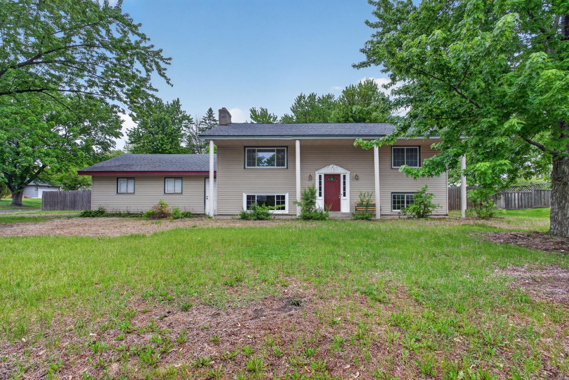 7856 Florida Circle N, Brooklyn Park, MN 55445 Main Photo
