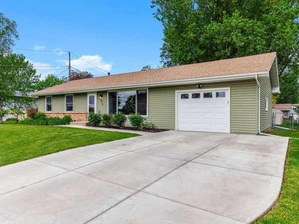 9324 30th Avenue N, New Hope, MN 55427