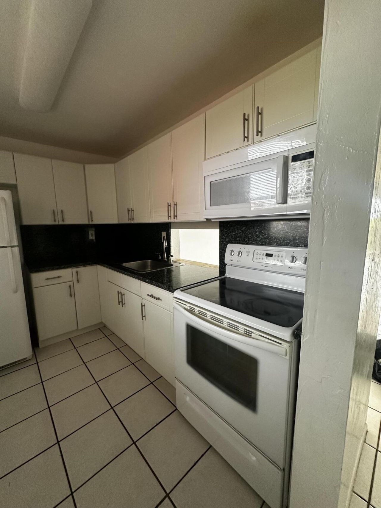 13707 Kendale Lakes Circle, Unit Ph13, Miami, FL 33183 Photo