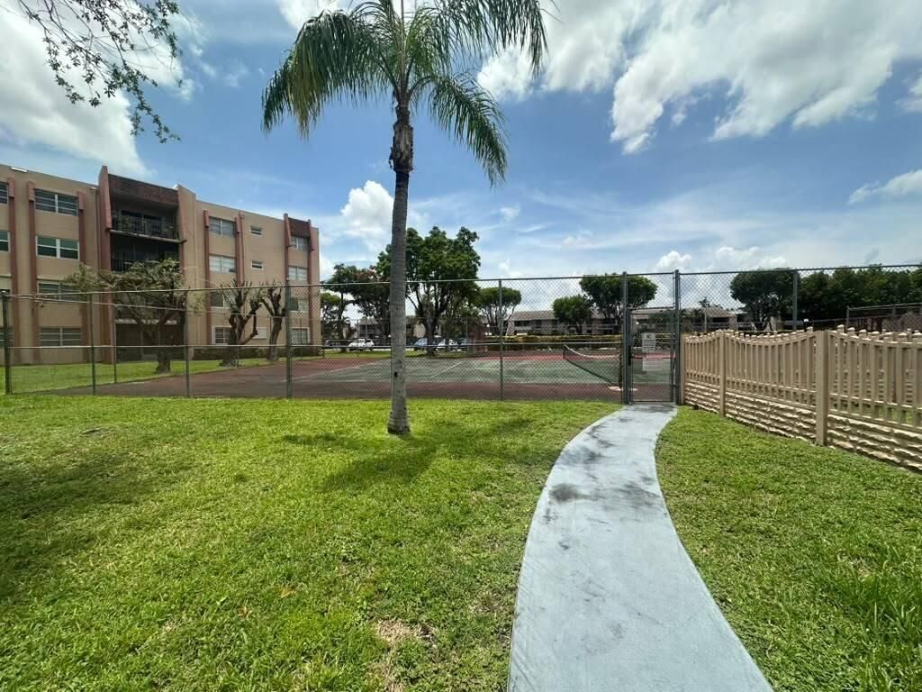 13707 Kendale Lakes Circle, Unit Ph13, Miami, FL 33183 Photo