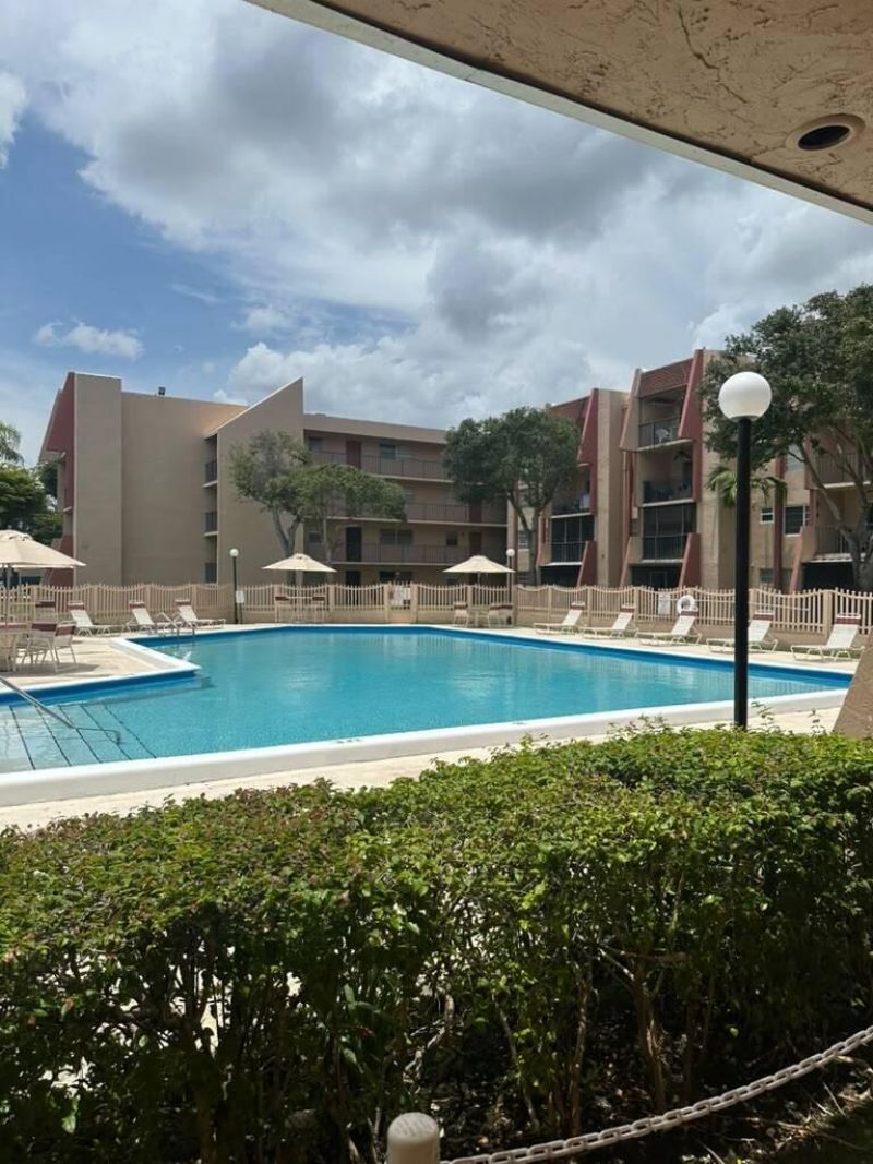 13707 Kendale Lakes Circle, Unit Ph13, Miami, FL 33183 Photo