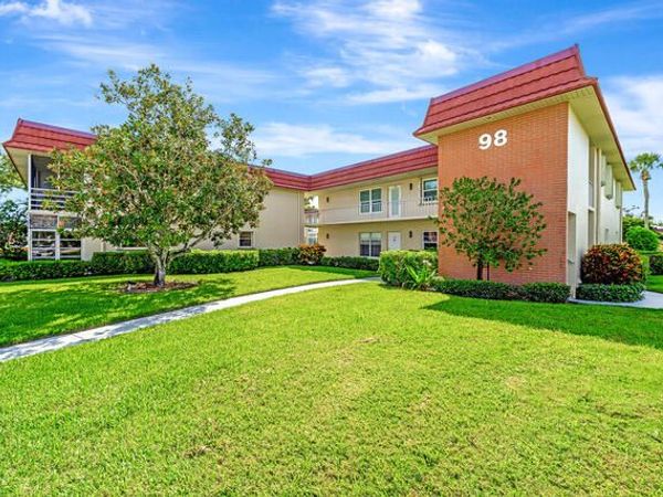 98 Spring Lake Drive, Vero Beach, FL 32962