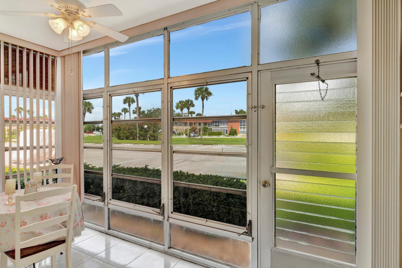 98 Spring Lake Drive, Vero Beach, FL 32962 Photo