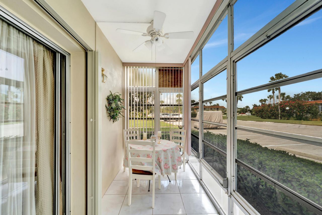 98 Spring Lake Drive, Vero Beach, FL 32962 Photo