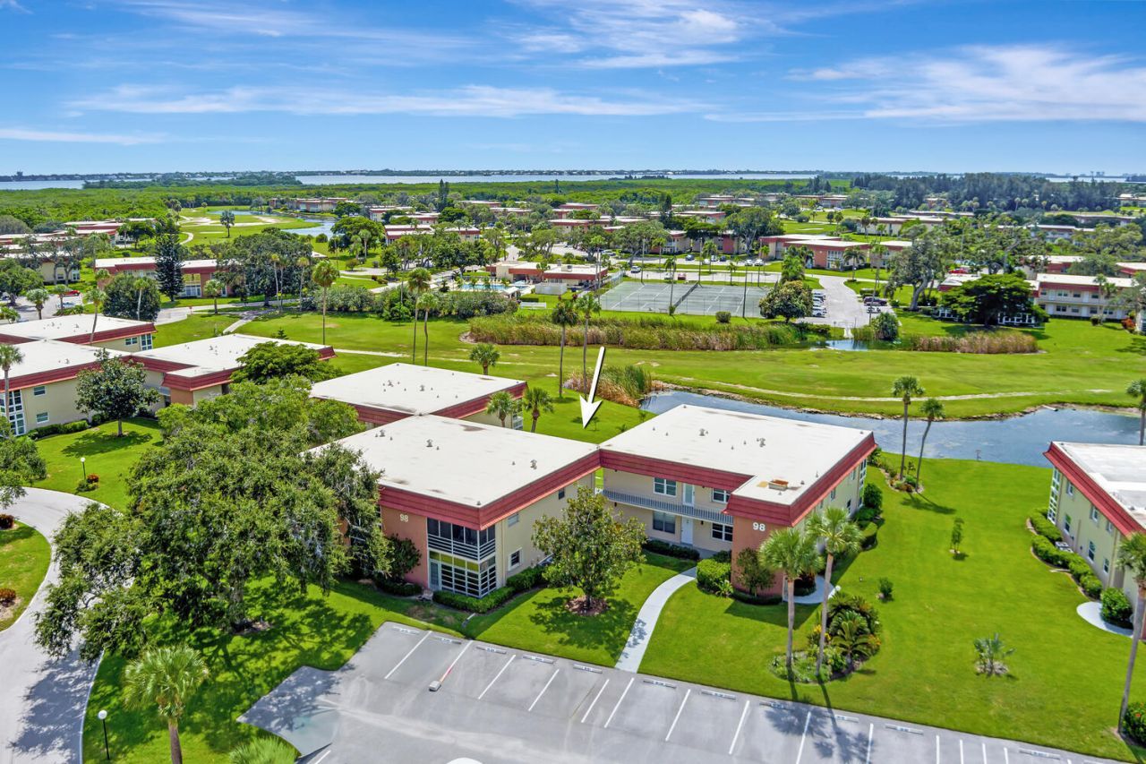 98 Spring Lake Drive, Vero Beach, FL 32962 Photo