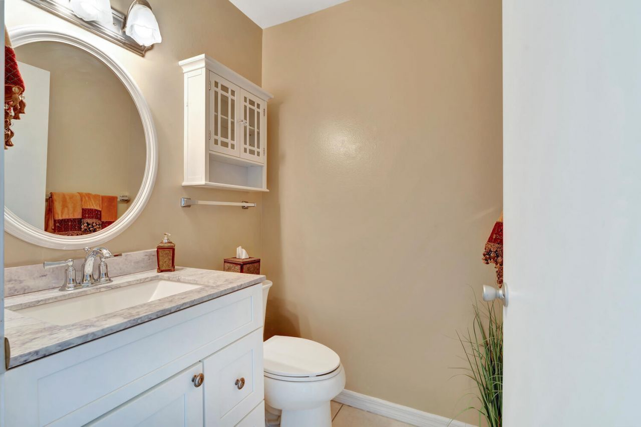 98 Spring Lake Drive, Vero Beach, FL 32962 Photo