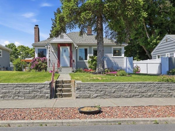 4023 N Hawthorne St, Spokane, WA 99205