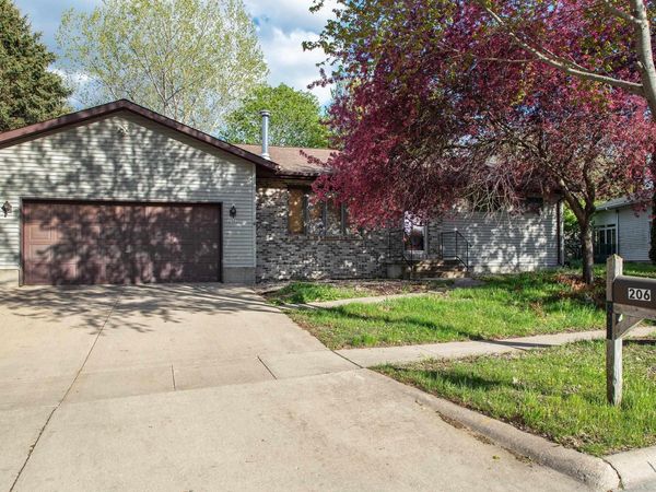 206 NW 24th Street, Waverly, IA 50677