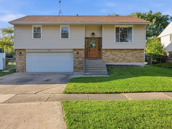 412 Sherwood Drive, Streamwood, IL 60107