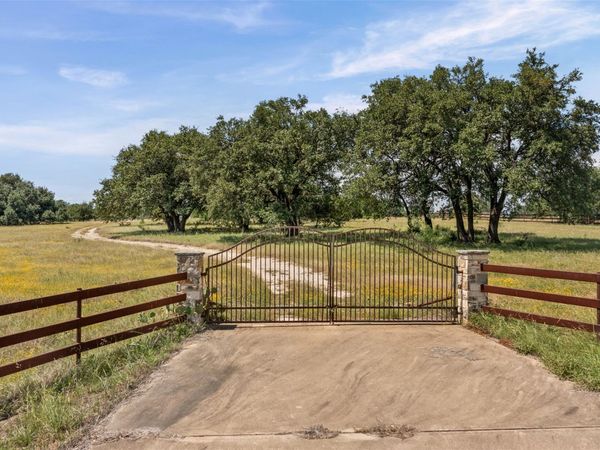 1306 Hidden Springs DR, Salado, TX 76571