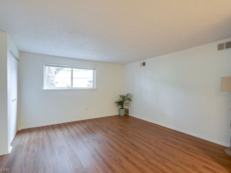 216 Moore Road, Unit 4M, Avon Lake, OH 44012 Photo 3