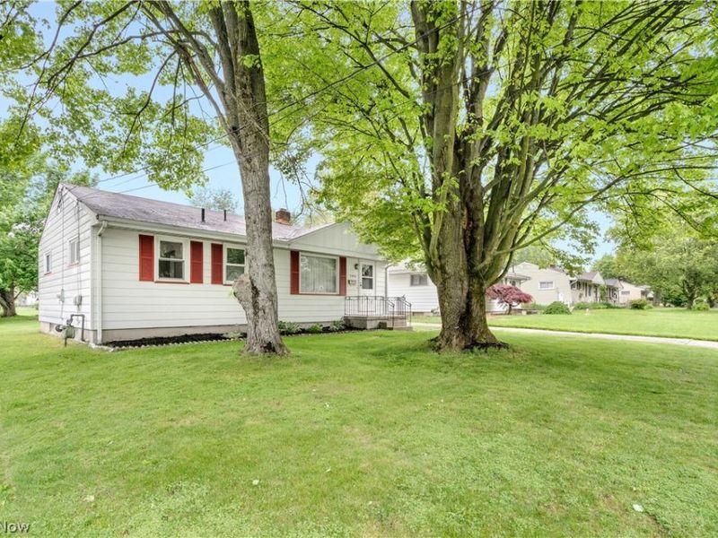 3854 Whippoorwill Lane, Youngstown, OH 44511 Photo 2