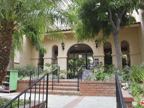 1711 Grismer Avenue, Unit 63, Burbank, CA 91504
