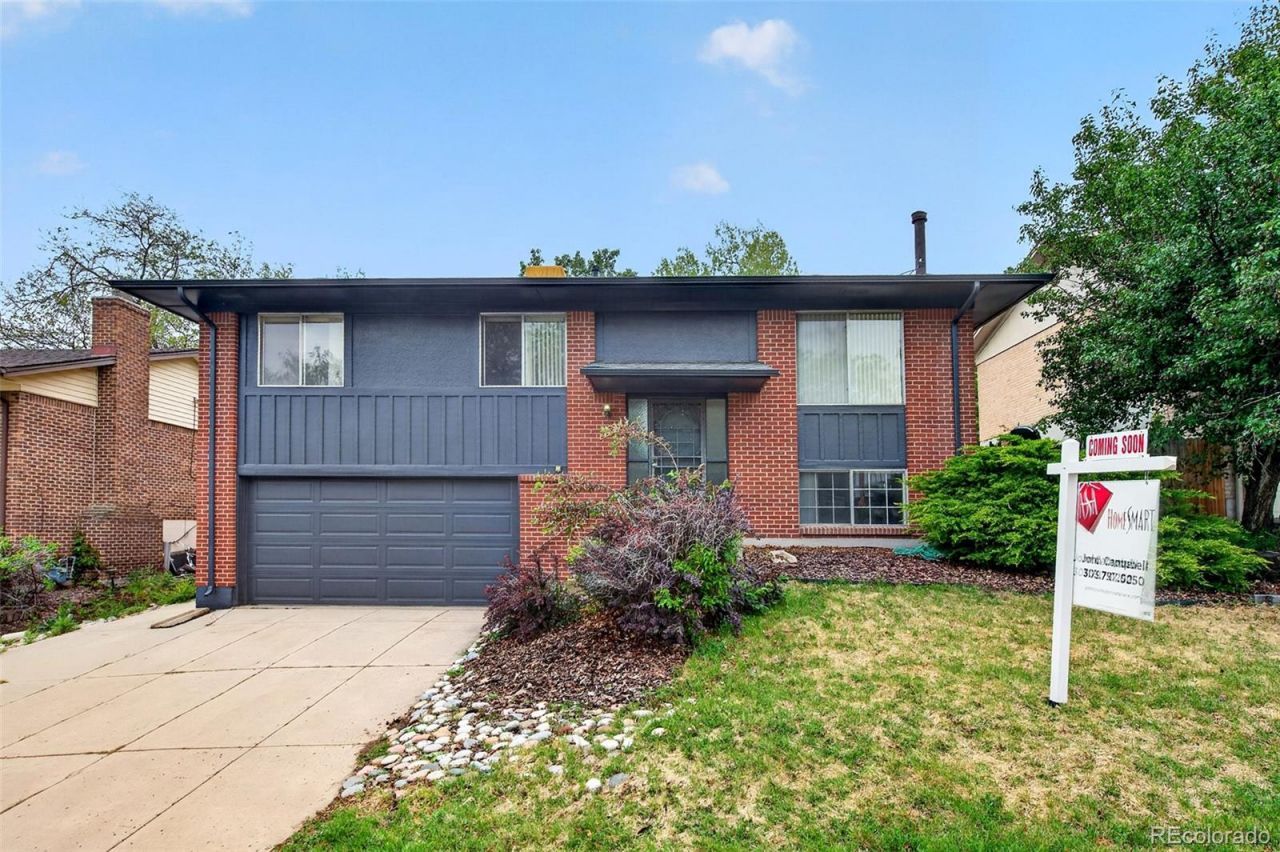 2189 S Coors Circle, Lakewood, CO 80228 Main Photo