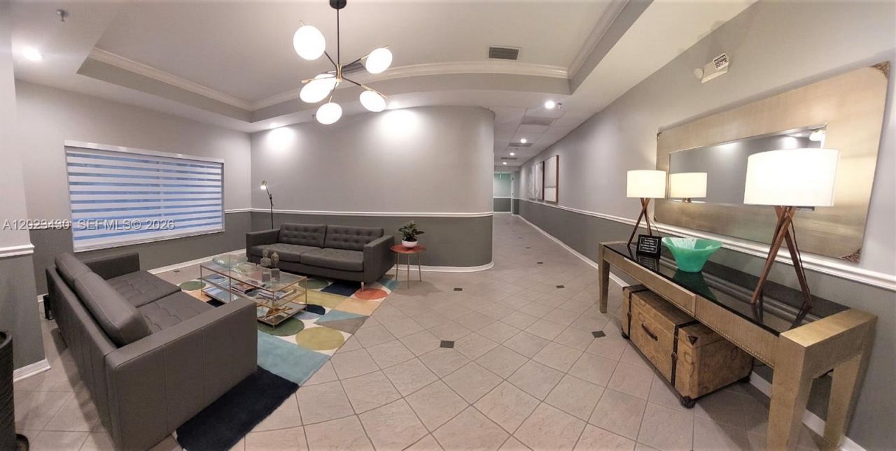2642 Collins Ave , Unit 408, Miami Beach, FL 33140 Photo