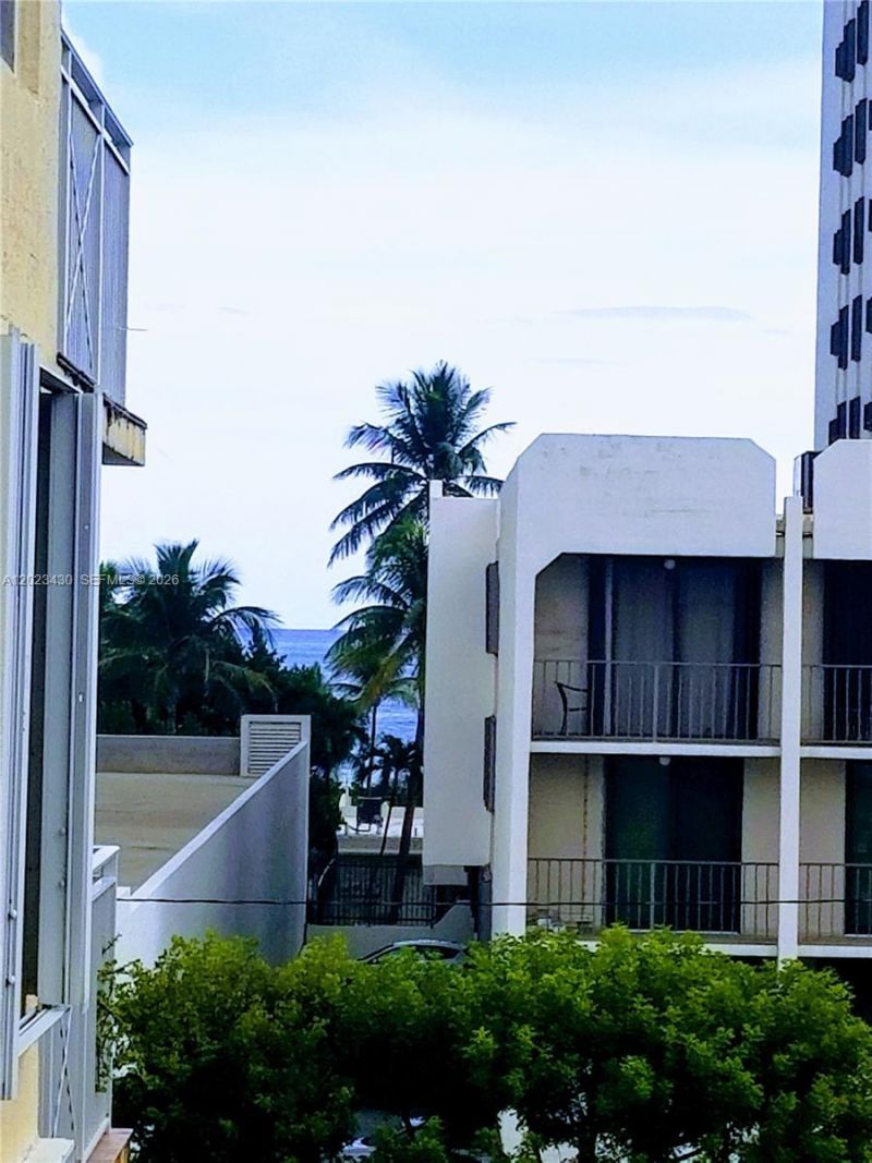 2642 Collins Ave , Unit 408, Miami Beach, FL 33140 Photo