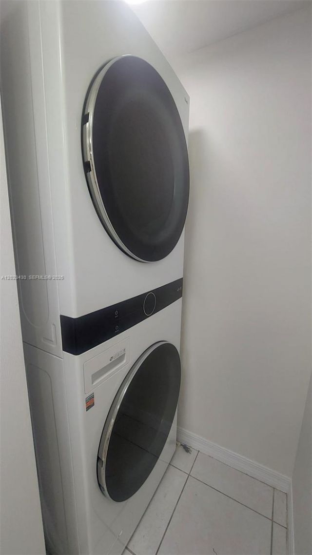 2642 Collins Ave , Unit 408, Miami Beach, FL 33140 Photo