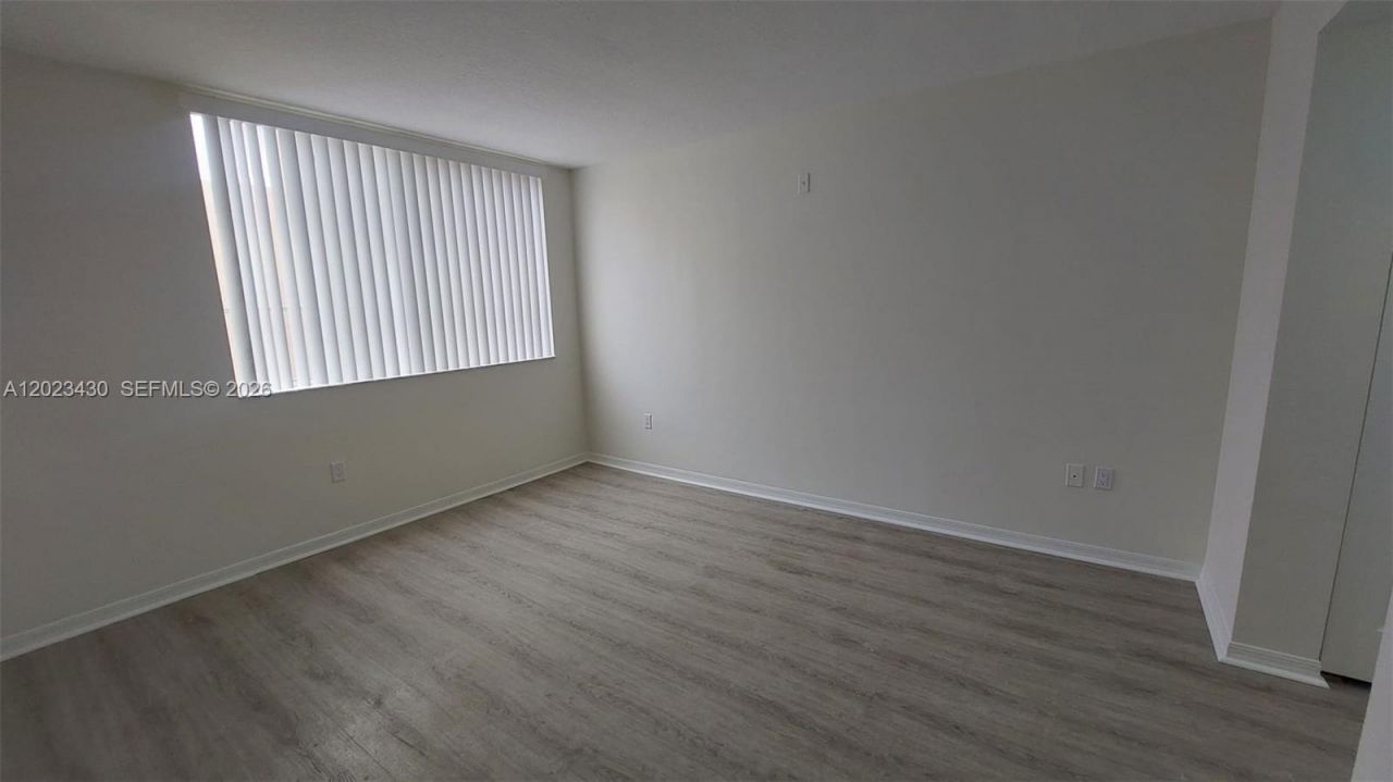 2642 Collins Ave , Unit 408, Miami Beach, FL 33140 Photo