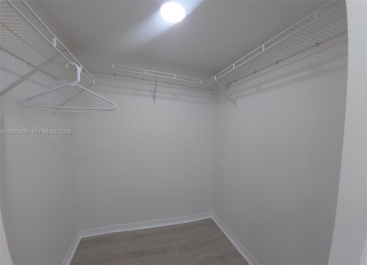 2642 Collins Ave , Unit 408, Miami Beach, FL 33140 Photo