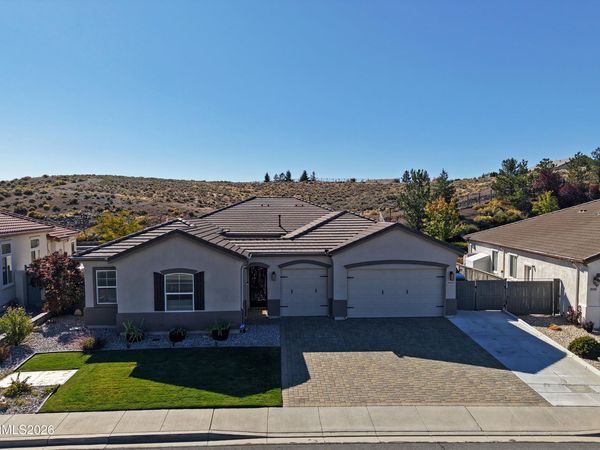 8450 Opal Station Drive, Reno, NV 89506